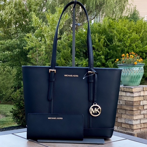 Michael Kors Handbags - NWT Michael Kors Jet Set Top Zip Tote & Wallet Set
